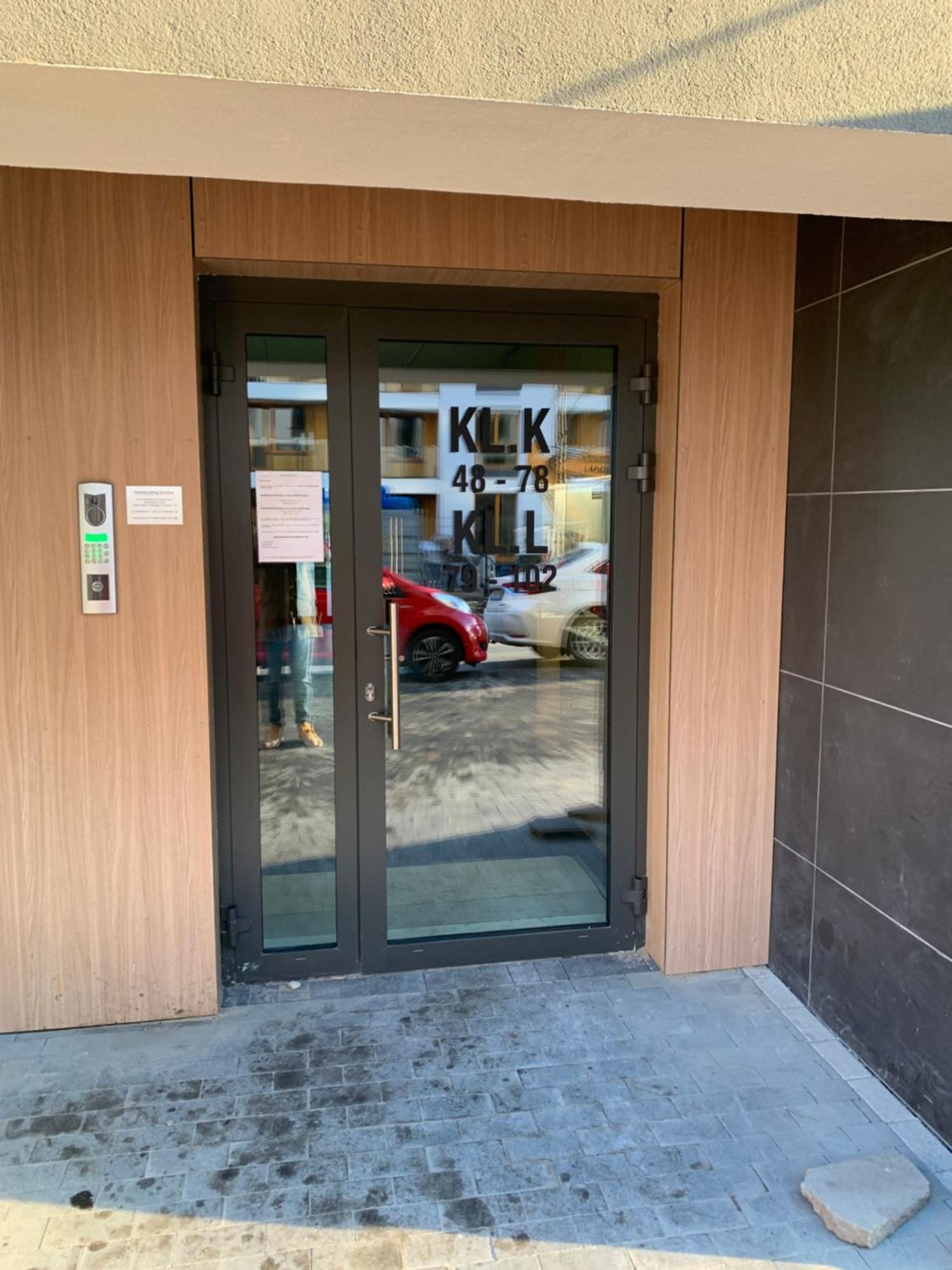Apartamenty Wola Goleszowska Варшава Стая снимка
